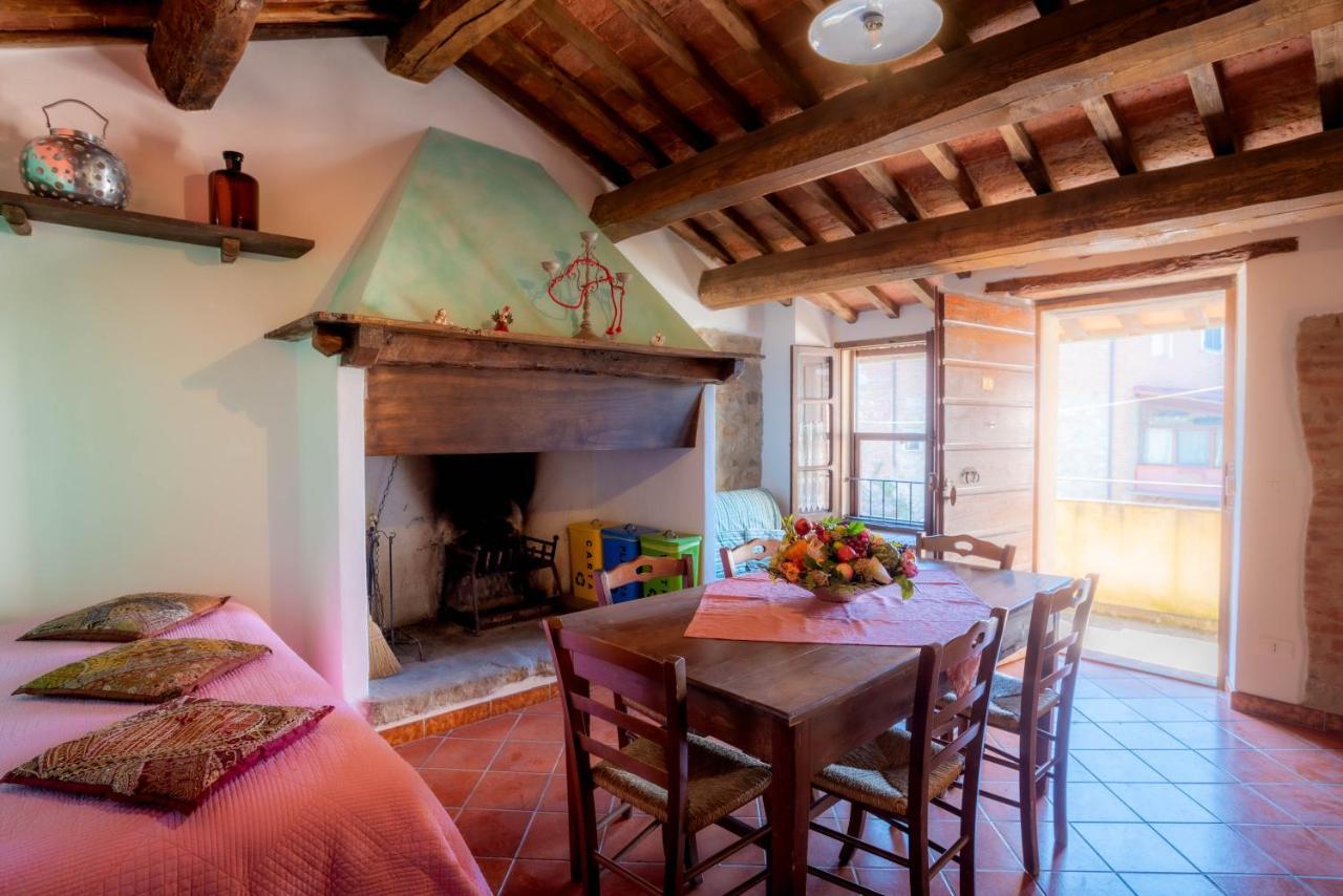 קאסטיגליונה דל לאגו Country House Podere Lacaioli מראה חיצוני תמונה